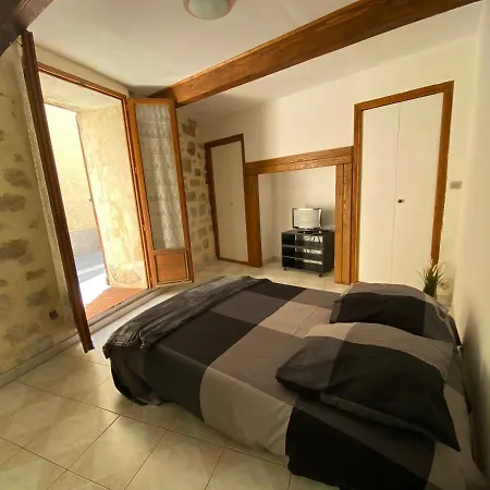 Maison De Village * Vias